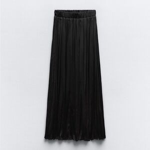 ZARA - Black XS Maxi Skirt! Reference No.  9878/192